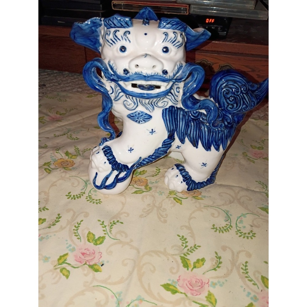 Chinoiserie Blue and‎ White Porcelain Foo Dog